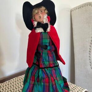 2003 Byers Choice Women Caroler